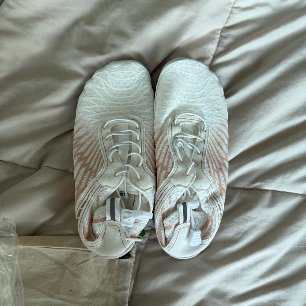 NWT Hike Footwear Shoes